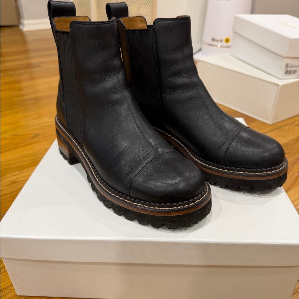 See by Chloé Black Leather Chelsea Lug Sole Ankle Boots Size 39